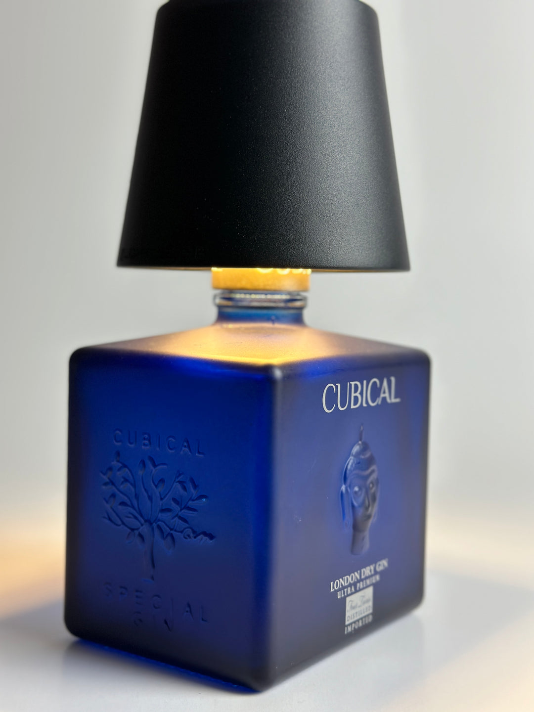 Lampada CUBICAL GIN ricaricabile