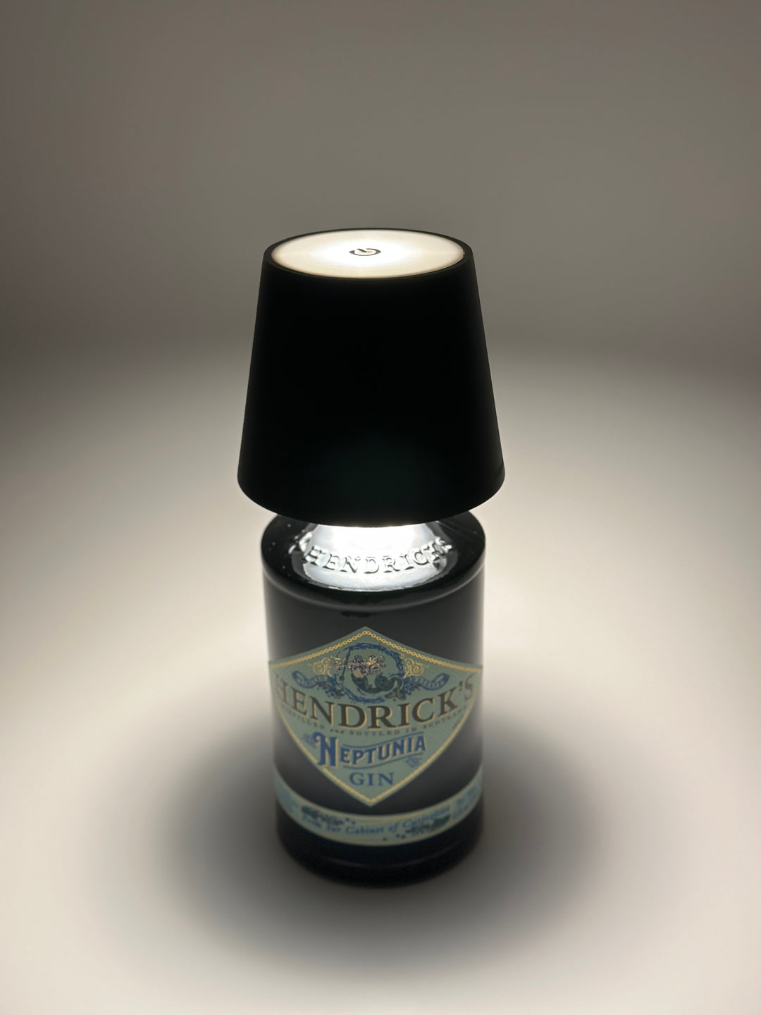Lampada HENDRIC’S GIN ricaricabile