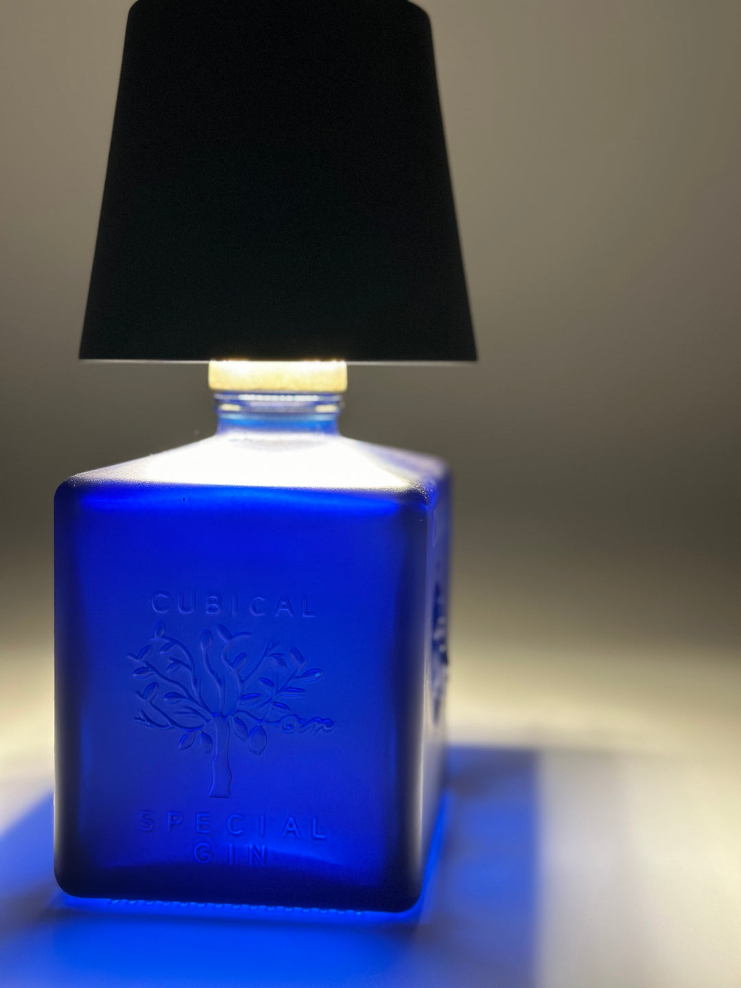 Lampada CUBICAL GIN ricaricabile